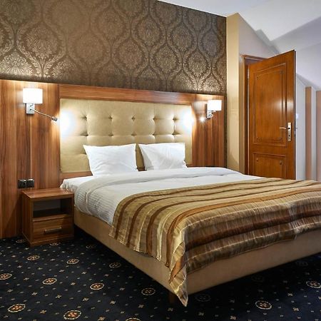 Hotel Dwor Galicja Stalowa Wola Esterno foto