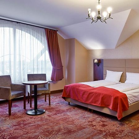 Hotel Dwor Galicja Stalowa Wola Esterno foto