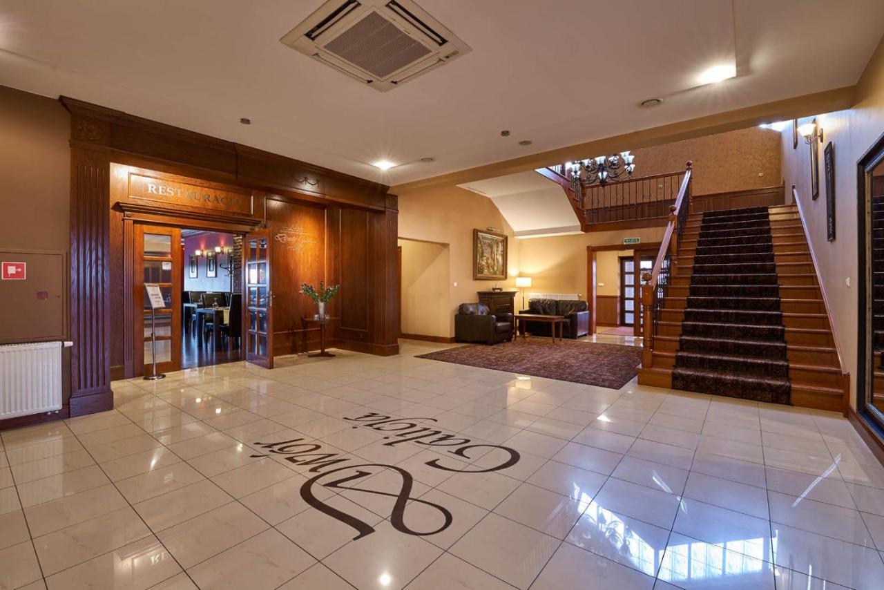 Hotel Dwor Galicja Stalowa Wola Esterno foto
