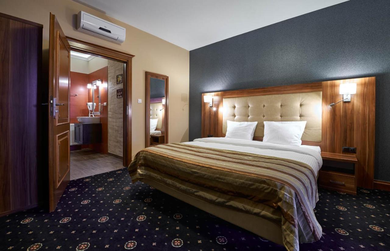 Hotel Dwor Galicja Stalowa Wola Esterno foto