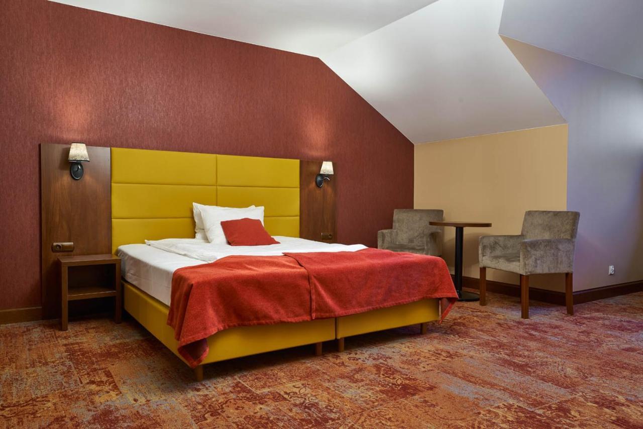 Hotel Dwor Galicja Stalowa Wola Esterno foto