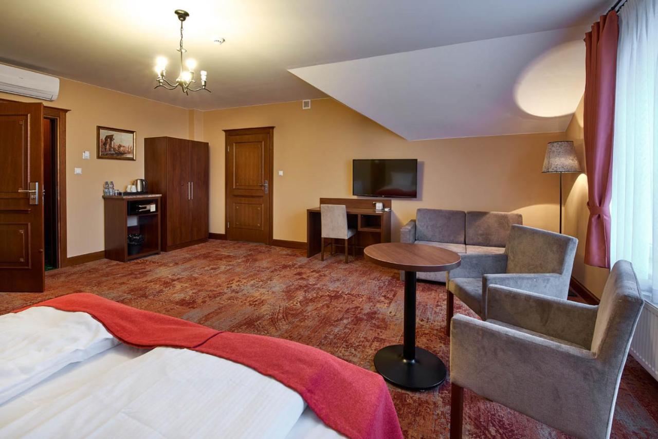 Hotel Dwor Galicja Stalowa Wola Esterno foto