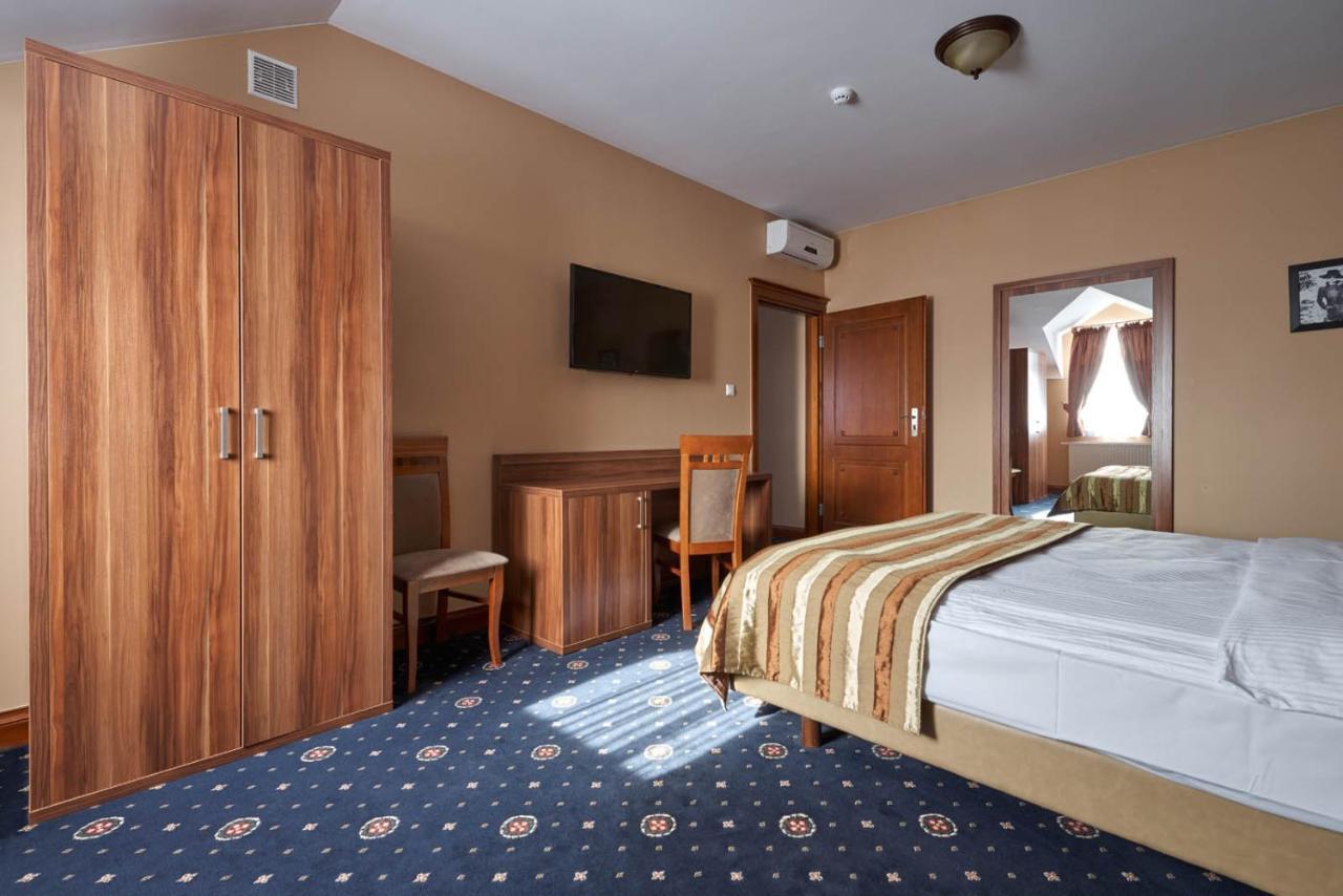 Hotel Dwor Galicja Stalowa Wola Esterno foto