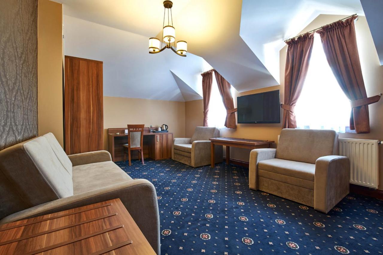 Hotel Dwor Galicja Stalowa Wola Esterno foto
