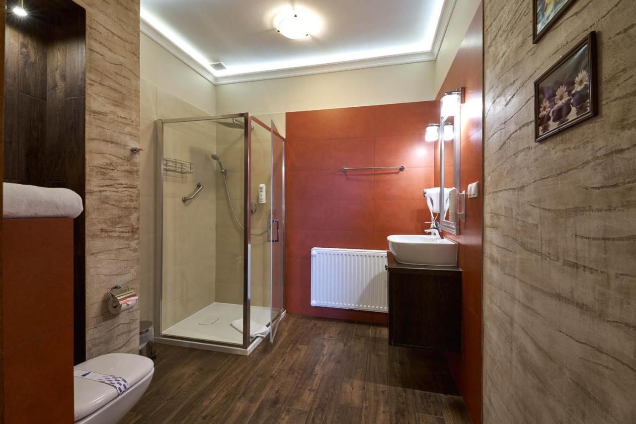 Hotel Dwor Galicja Stalowa Wola Esterno foto