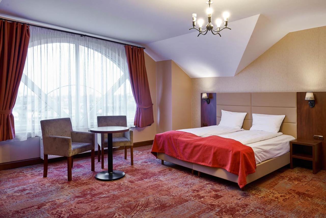 Hotel Dwor Galicja Stalowa Wola Esterno foto