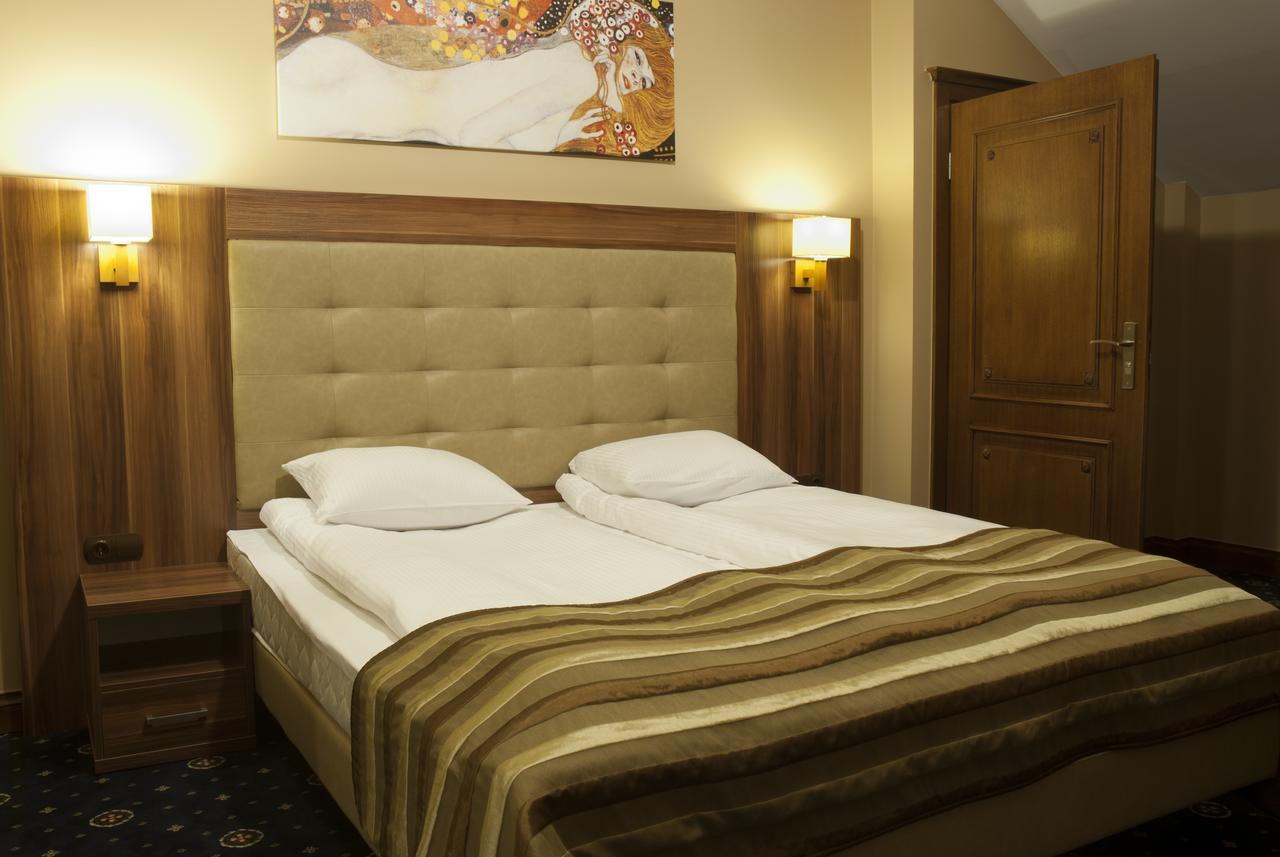 Hotel Dwor Galicja Stalowa Wola Esterno foto