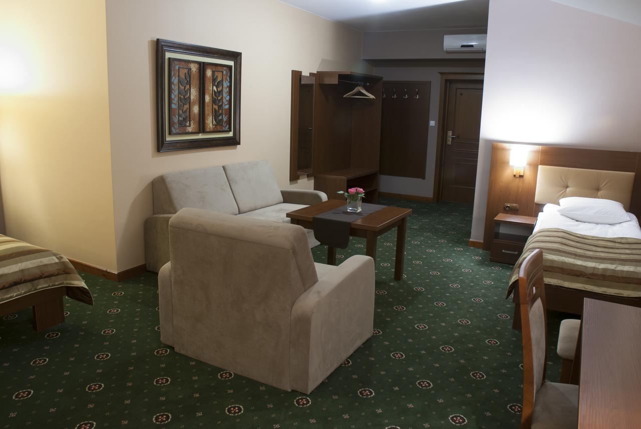 Hotel Dwor Galicja Stalowa Wola Esterno foto