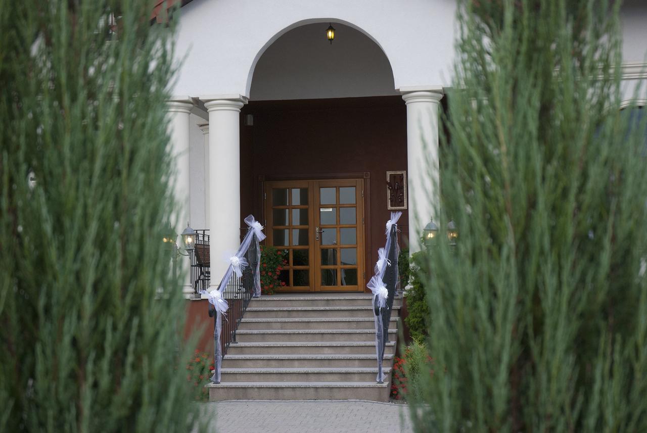 Hotel Dwor Galicja Stalowa Wola Esterno foto