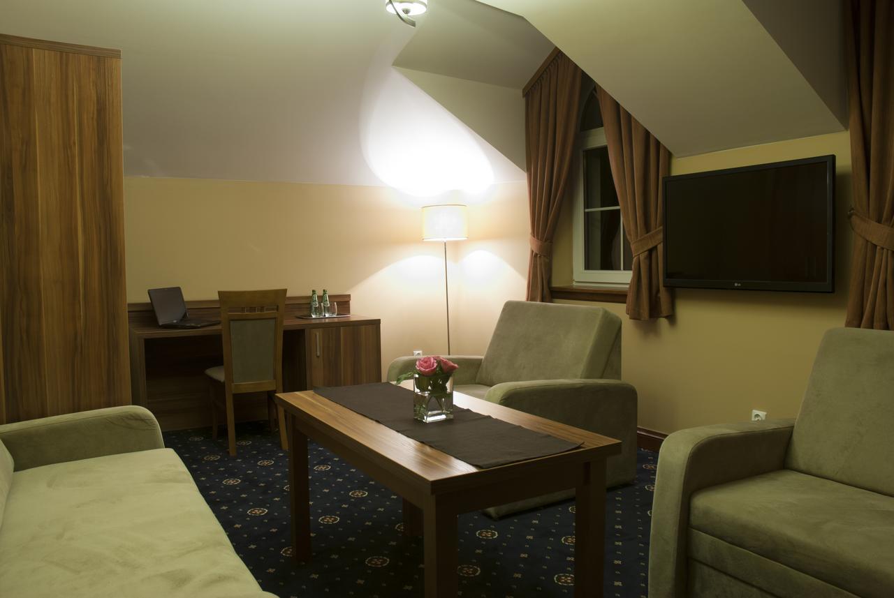 Hotel Dwor Galicja Stalowa Wola Esterno foto