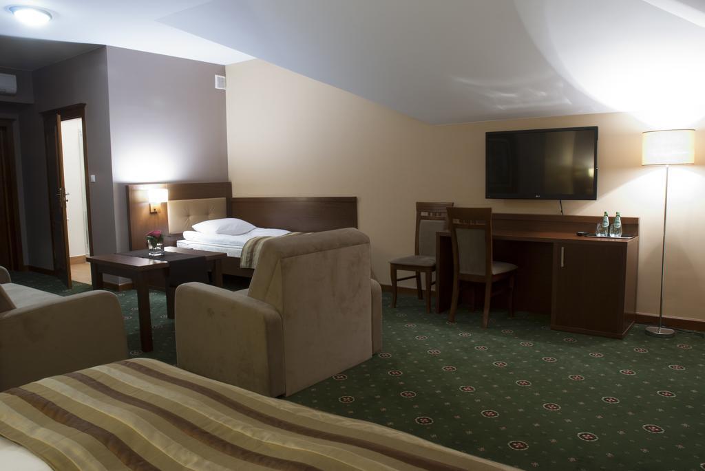 Hotel Dwor Galicja Stalowa Wola Esterno foto