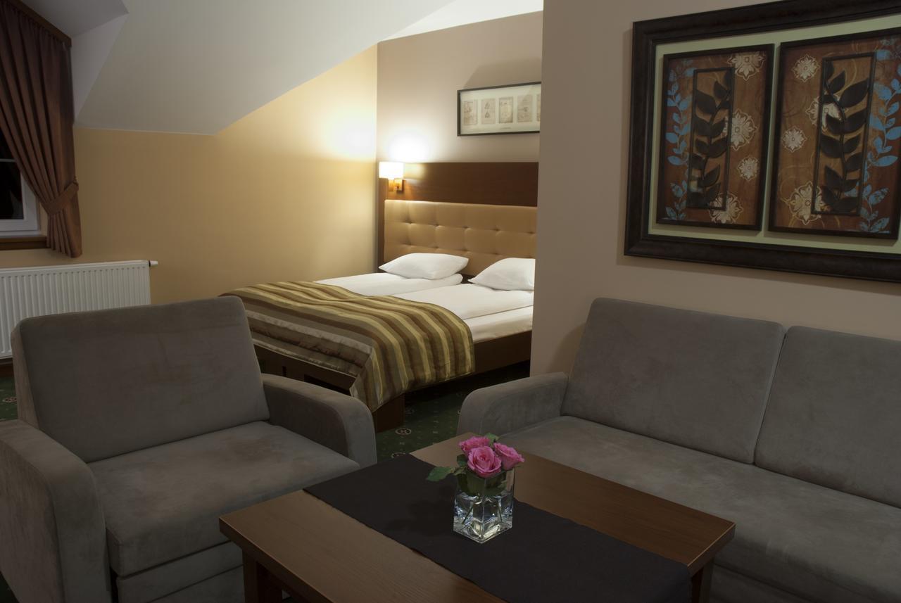 Hotel Dwor Galicja Stalowa Wola Esterno foto