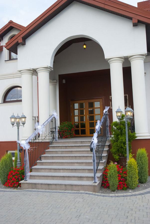Hotel Dwor Galicja Stalowa Wola Esterno foto