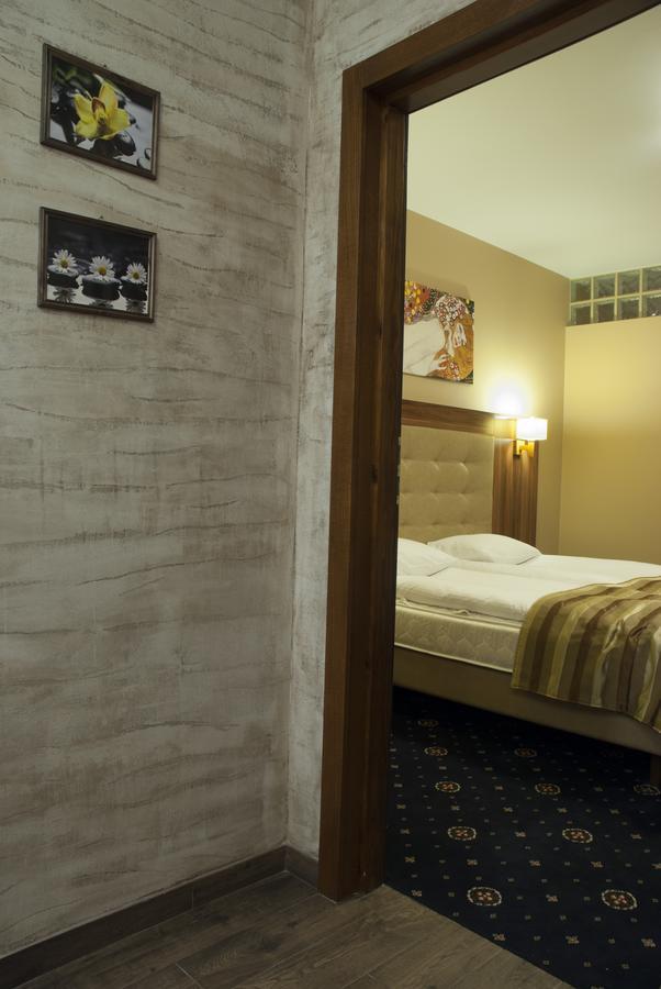 Hotel Dwor Galicja Stalowa Wola Esterno foto