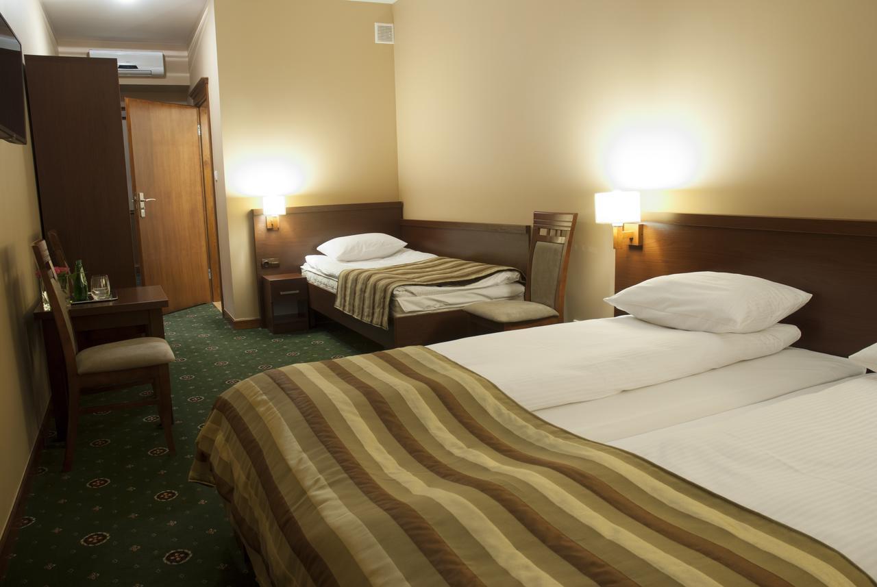Hotel Dwor Galicja Stalowa Wola Esterno foto